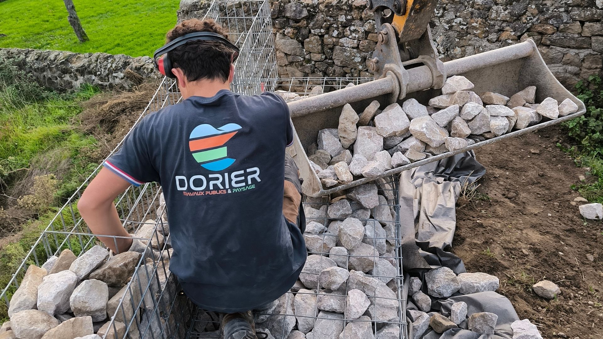 Mur en gabions réalisé par Dorier TP & Paysage