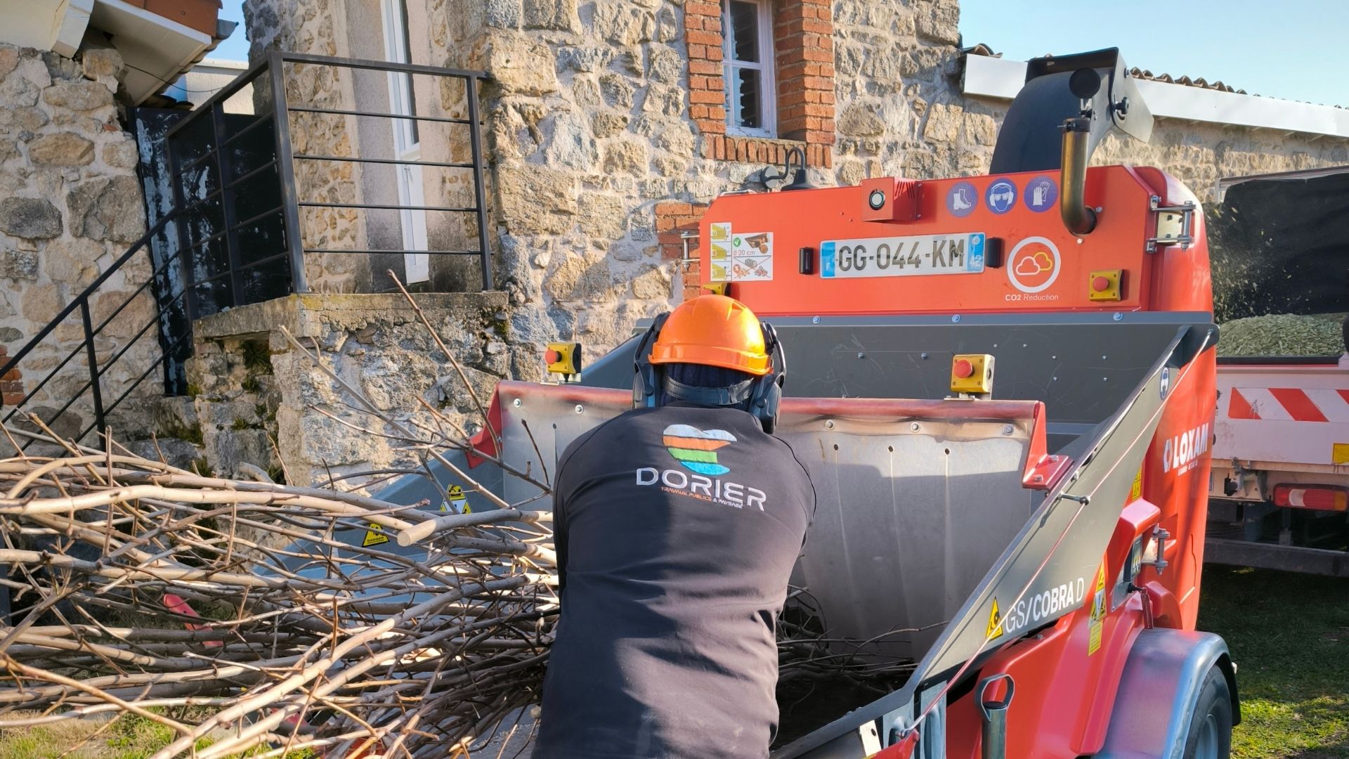 Broyage de végétaux par Dorier TP & Paysage
